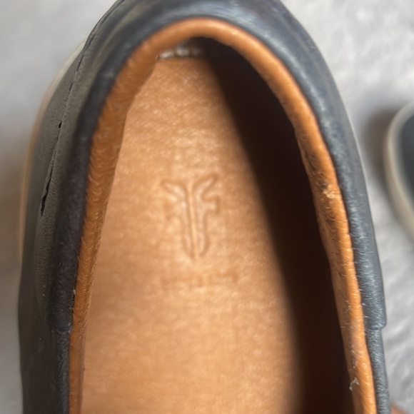 10.5 Frye slip on loafers - Picture 4 of 9